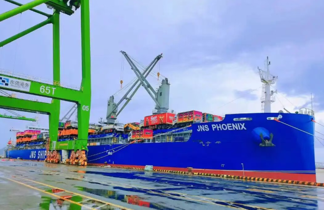 中国援非工程车辆出口新突破，东莞港再添“一带一路”物流新通道